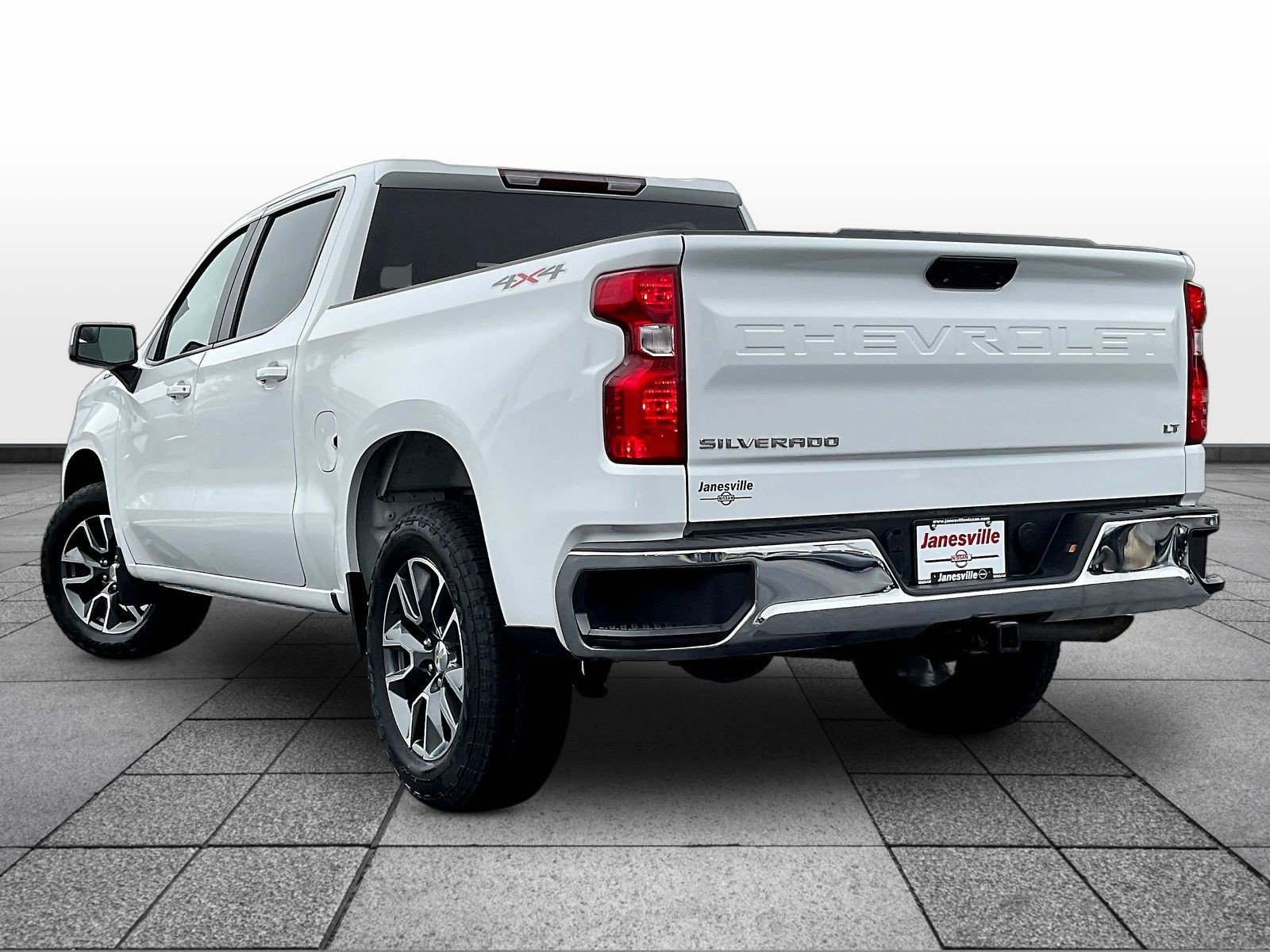 Used 2023 Chevrolet Silverado 1500 LT AWD/4WD image 5