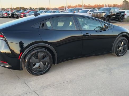 Used 2024 Toyota Prius LE image 9