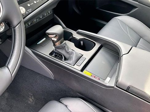 New 2025 Lexus ES 350 Ultra Luxury image 8