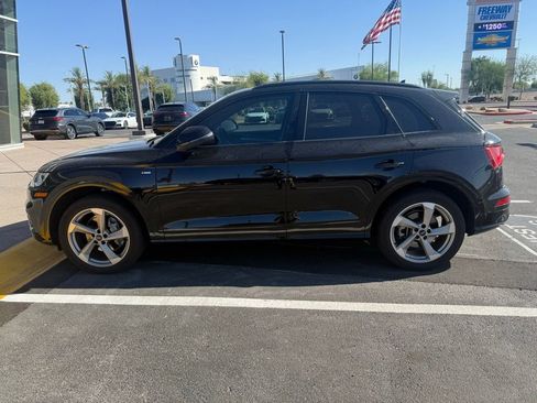 Used 2020 Audi Q5 2.0T Titanium Premium Plus w/ Premium Plus Package image 6