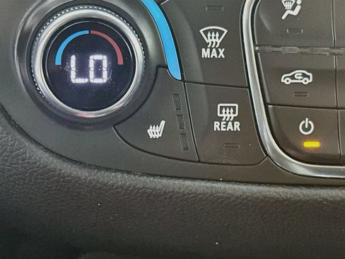 Used 2021 Chevrolet Equinox LT FWD image 19