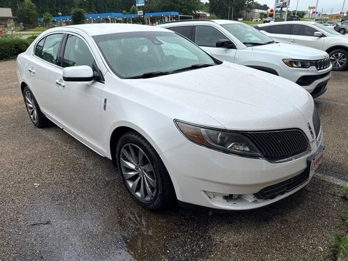 Used 2015 Lincoln MKS FWD image 2