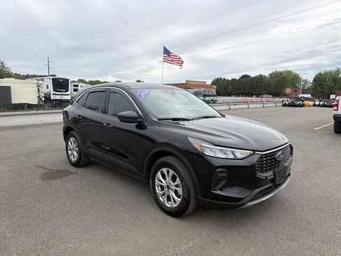 Certified 2024 Ford Escape Active AWD/4WD image 3