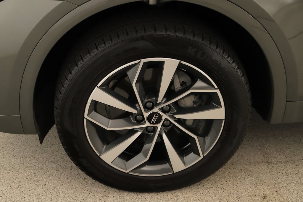 Certified 2024 Audi Q5 2.0T Premium Plus AWD/4WD image 33