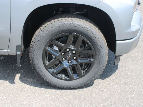 New 2026 Chevrolet Silverado 1500 Custom w/ LPO, Dark Essentials Package AWD/4WD image 12