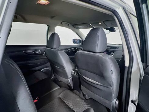 Used 2019 Nissan Rogue SV FWD image 22