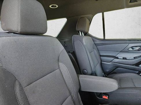 Used 2023 Chevrolet Traverse LT FWD image 16
