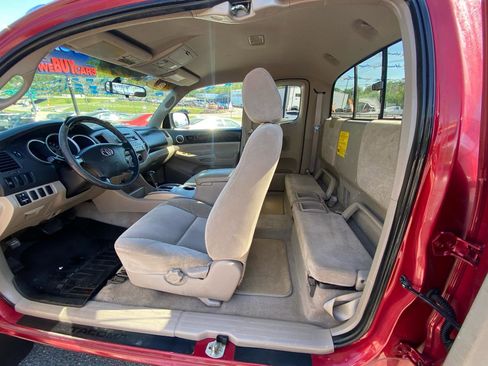 Used 2008 Toyota Tacoma PreRunner image 11