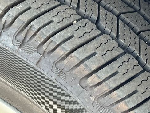 Used 2019 RAM 1500 Laramie AWD/4WD image 11