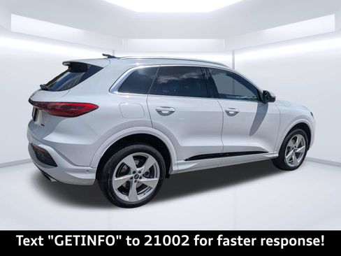 Certified 2025 Audi Q5 Premium Plus w/ Premium Plus AWD/4WD image 3