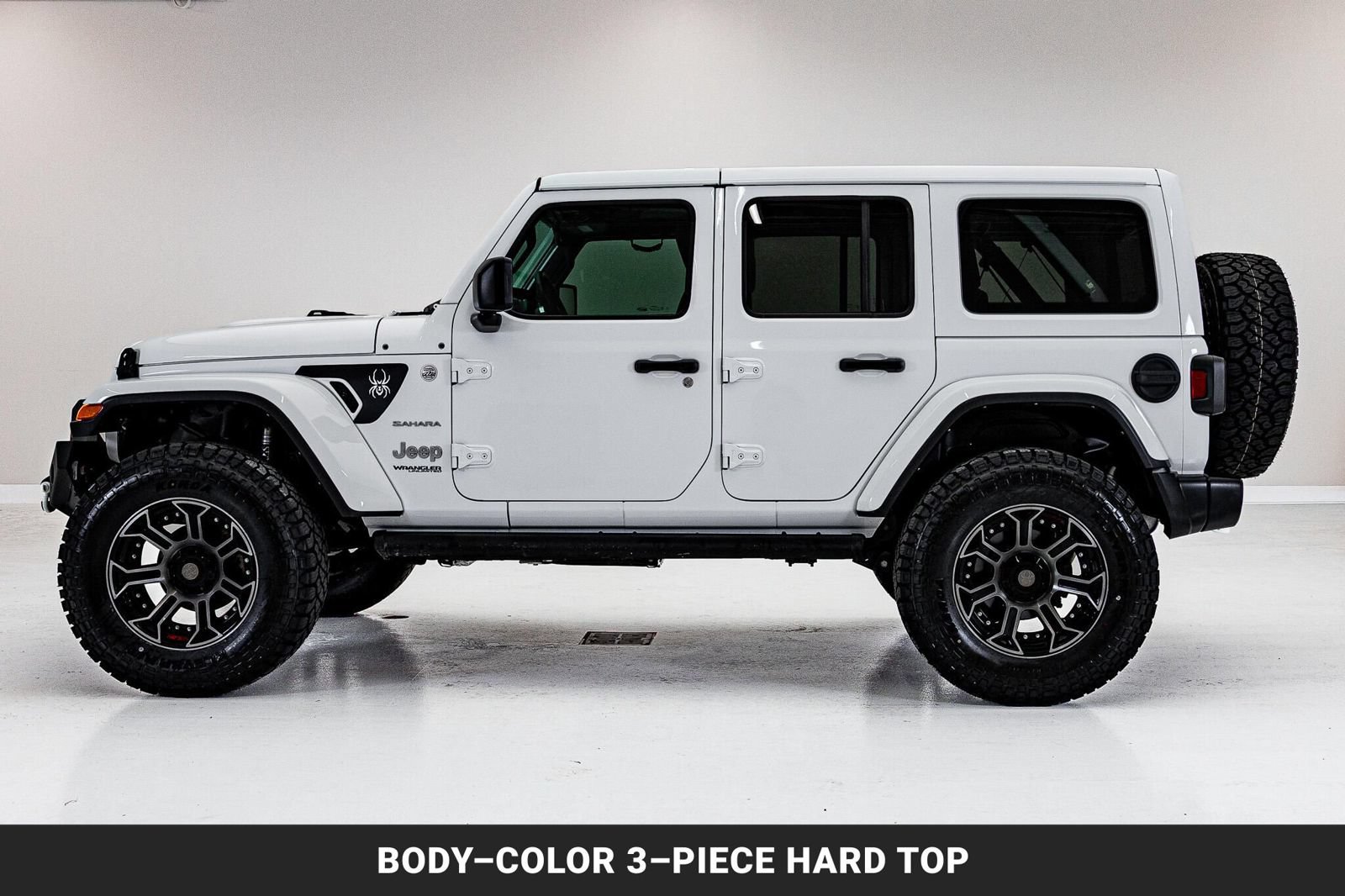Used 2022 Jeep Wrangler Unlimited Sahara w/ Cold Weather Group AWD/4WD image 5