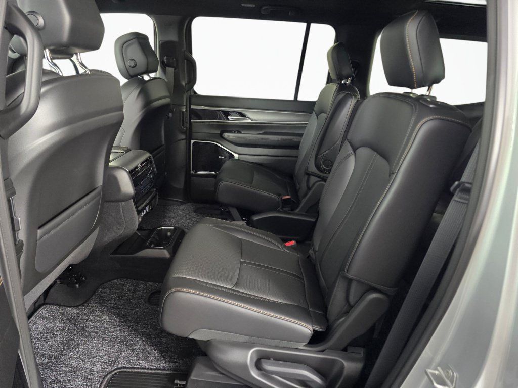 New 2026 Jeep Grand Wagoneer 4WD image 43