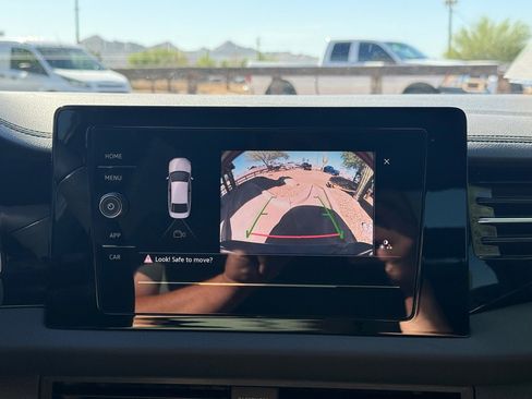 Used 2025 Volkswagen Jetta Sport image 11