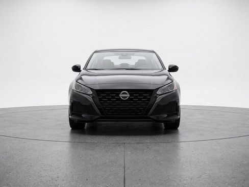 Used 2025 Nissan Altima 2.5 SV image 2