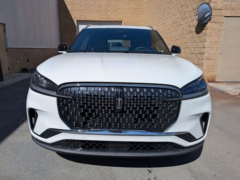 New 2026 Lincoln Aviator Reserve image 9