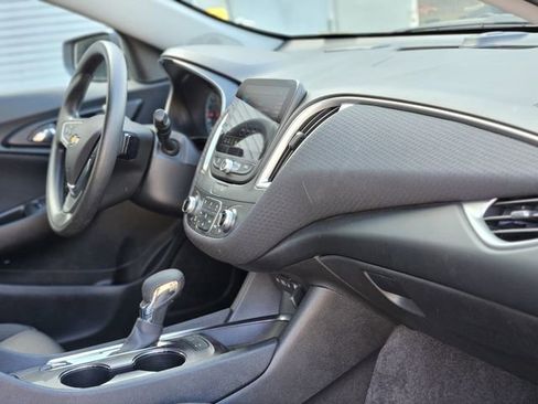 Used 2025 Chevrolet Malibu LT image 11