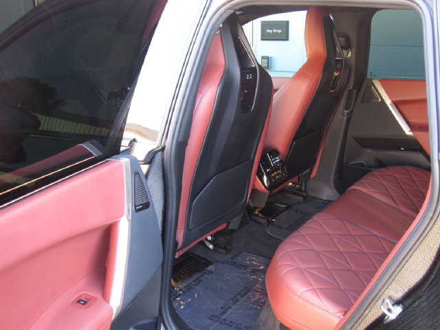 Used 2022 BMW iX xDrive50 w/ Sport Package AWD/4WD image 15