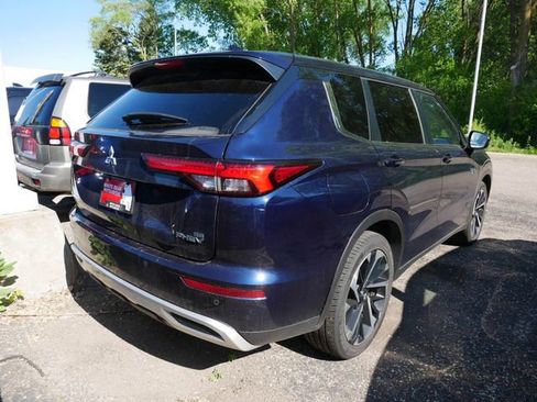 Used 2023 Mitsubishi Outlander SE AWD/4WD image 5