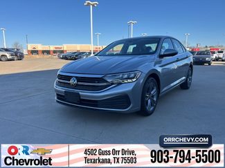 Used 2024 Volkswagen Jetta SE video 1