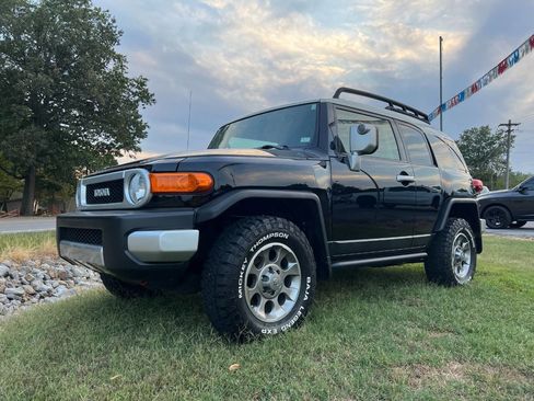 Used 2013 Toyota FJ Cruiser 4WD image 1