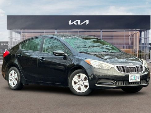Used 2016 Kia Forte LX image 2