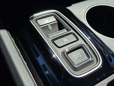Used 2023 Honda Pilot Touring image 17