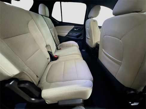Used 2022 Chevrolet Traverse LS image 30