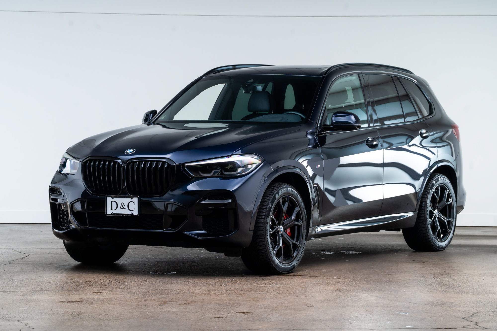 Used 2022 BMW X5 M50i AWD/4WD image 3