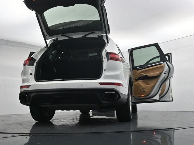 Used 2018 Porsche Cayenne AWD/4WD image 45