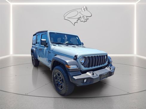 Used 2024 Jeep Wrangler Unlimited Sport AWD/4WD image 5