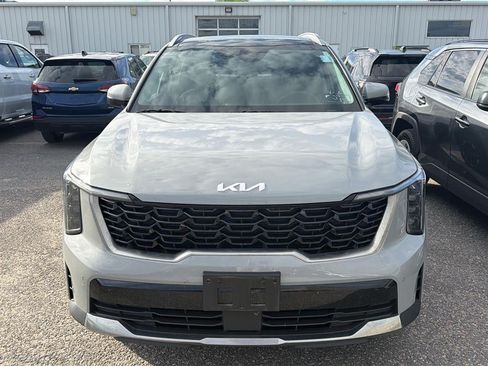 Used 2025 Kia Sorento S w/ Panoramic Sunroof Package AWD/4WD image 2