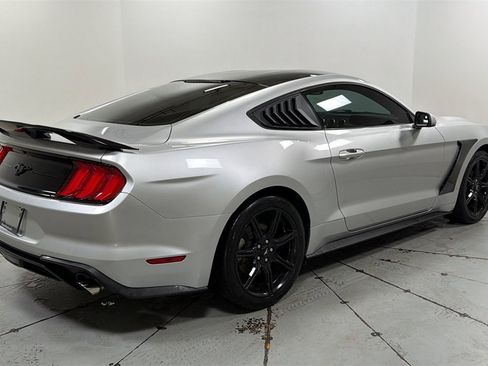 Used 2018 Ford Mustang Coupe w/ Black Accent Pkg image 5