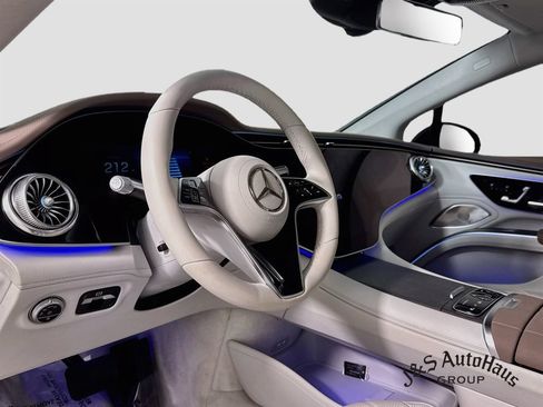 Used 2023 Mercedes-Benz EQS 580 4MATIC Sedan image 9