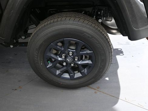 New 2026 Jeep Gladiator Sport AWD/4WD image 9
