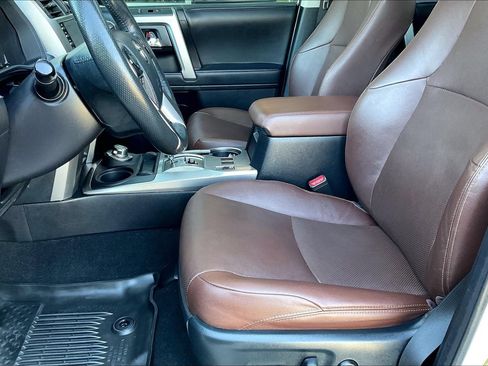 Used 2023 Toyota 4Runner Limited AWD/4WD image 18