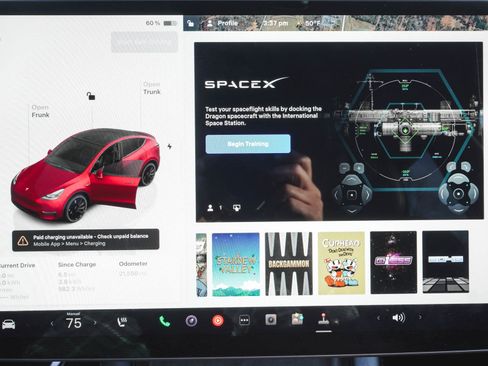 Used 2024 Tesla Model Y Performance image 15