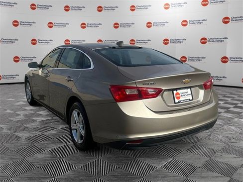 Used 2023 Chevrolet Malibu LT image 3