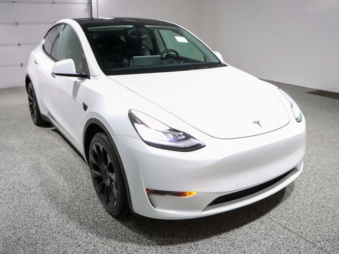 Used 2021 Tesla Model Y Long Range image 5