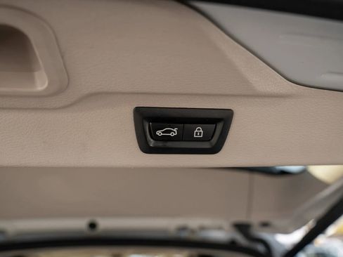 Used 2015 BMW X5 xDrive35d image 9