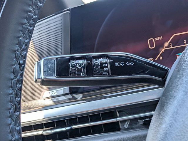 Certified 2025 Cadillac Escalade Premium Luxury AWD/4WD image 29