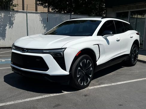 Used 2024 Chevrolet Blazer EV RS AWD/4WD image 3