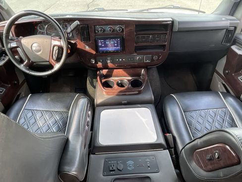 Used 2019 GMC Savana 2500 Extended w/ Enhanced Convenience Package image 25