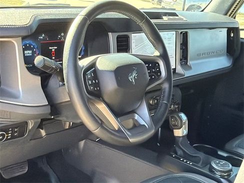 Used 2025 Ford Bronco Outer Banks image 19