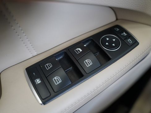 Used 2016 Mercedes-Benz E 350 4dr Sdn E 350 Sport RWD image 27