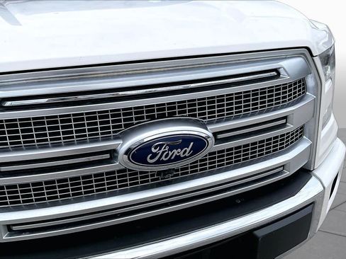Used 2015 Ford F150 Platinum w/ Equipment Group 701A Luxury RWD image 30