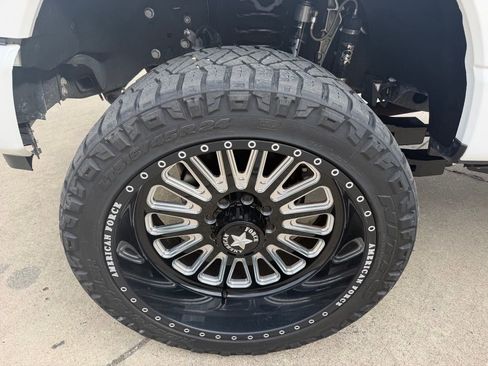 Used 2024 Ford F350 Platinum w/ FX4 Off-Road Package AWD/4WD image 9