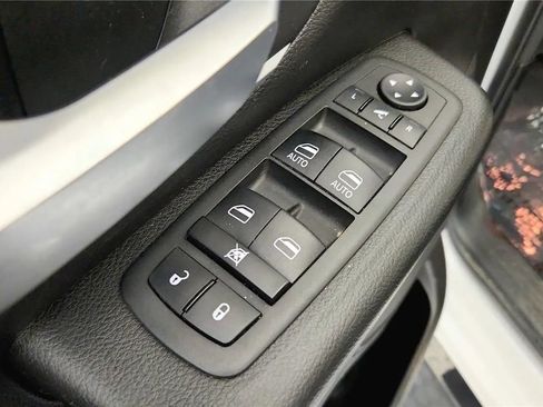 Used 2023 RAM 1500 Big Horn AWD/4WD image 30