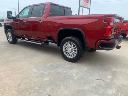 Used 2020 Chevrolet Silverado 2500 High Country w/ Technology Package AWD/4WD image 4