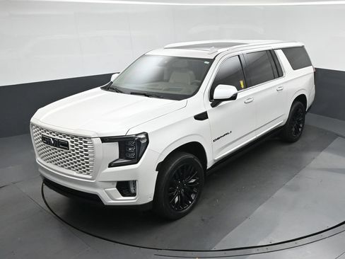 Used 2023 GMC Yukon XL Denali w/ Denali Reserve Package AWD/4WD image 81