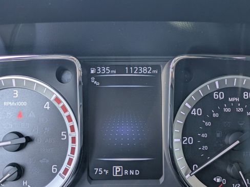 Used 2016 Nissan Titan SV image 30